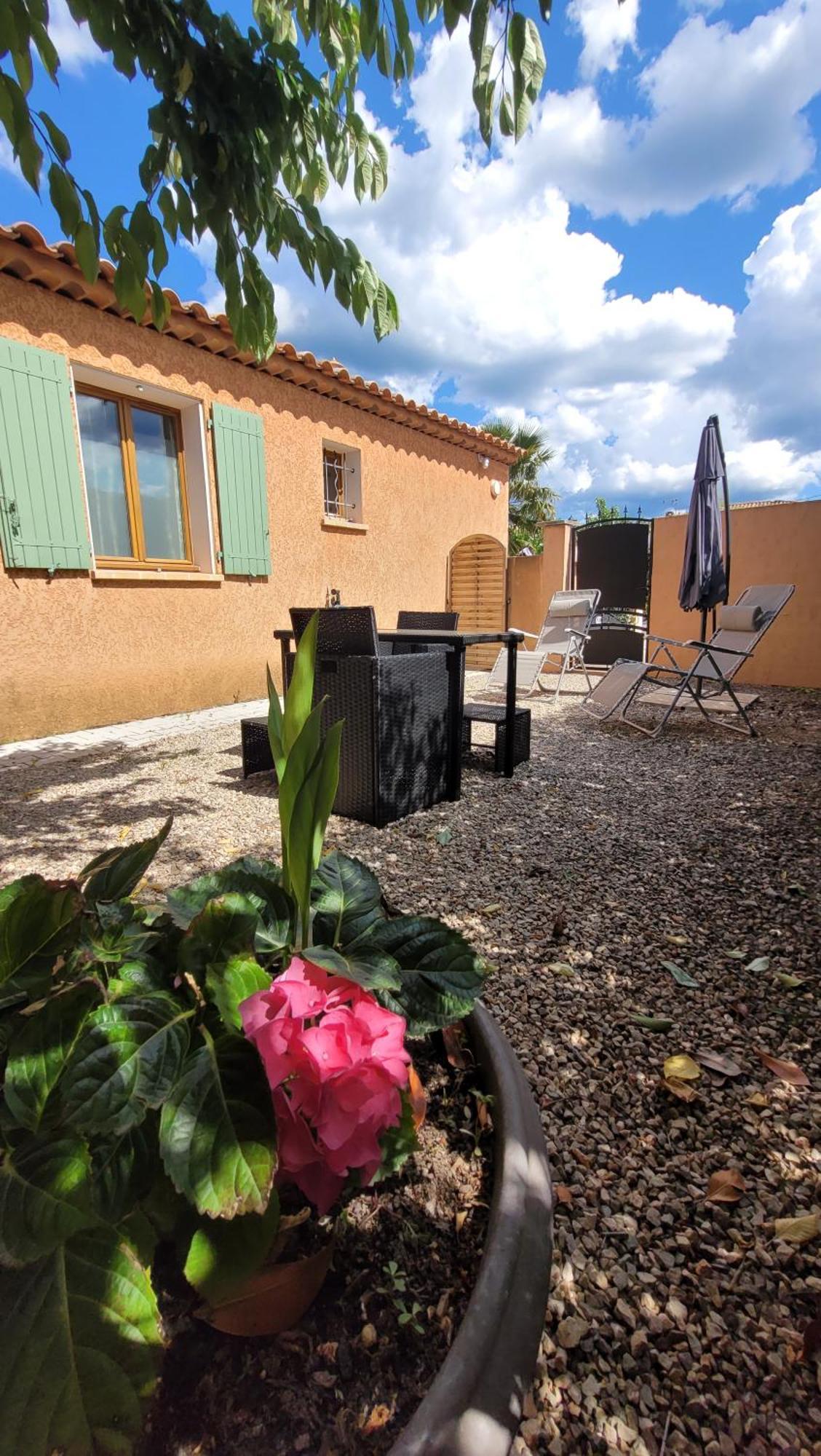Le Petit Chez Nous Gite Climatise Jardin Pignans Εξωτερικό φωτογραφία